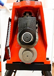 Рабочая зона желобонакатных станков Voll V-Groover 1-6